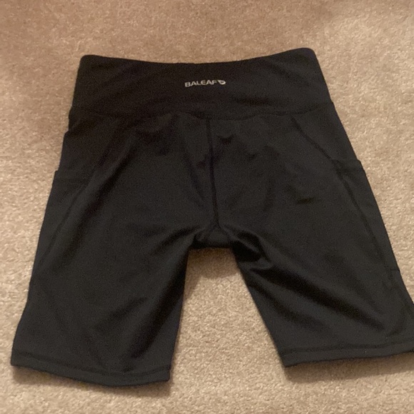 Black biker shorts with pockets - Picture 4 of 5
